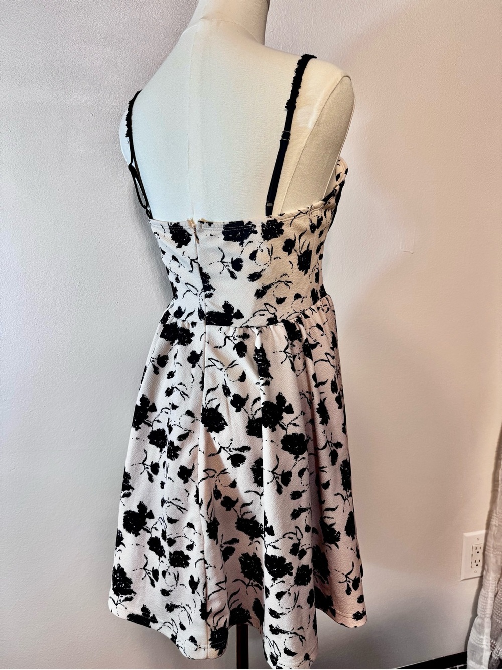 Ivory Black Floral Corset Bustier Fit & Flare Skater Dress - Picture 4 of 6